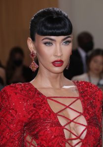 Megan Fox Sexy Body, Legs and Cleavage (291)