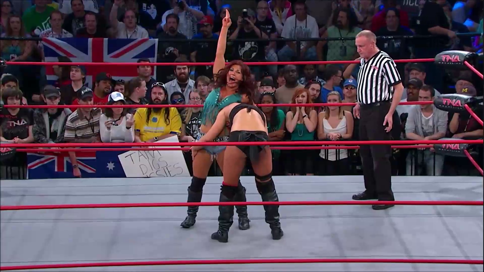 Mickie James vs Tara 20112026 04 03 15 07 47 267 1